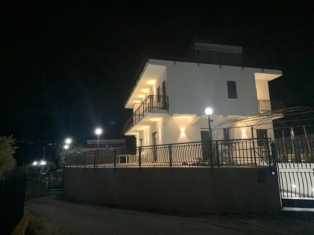 Апартаменты Trabia Casa Bianca B Mandra Capreria