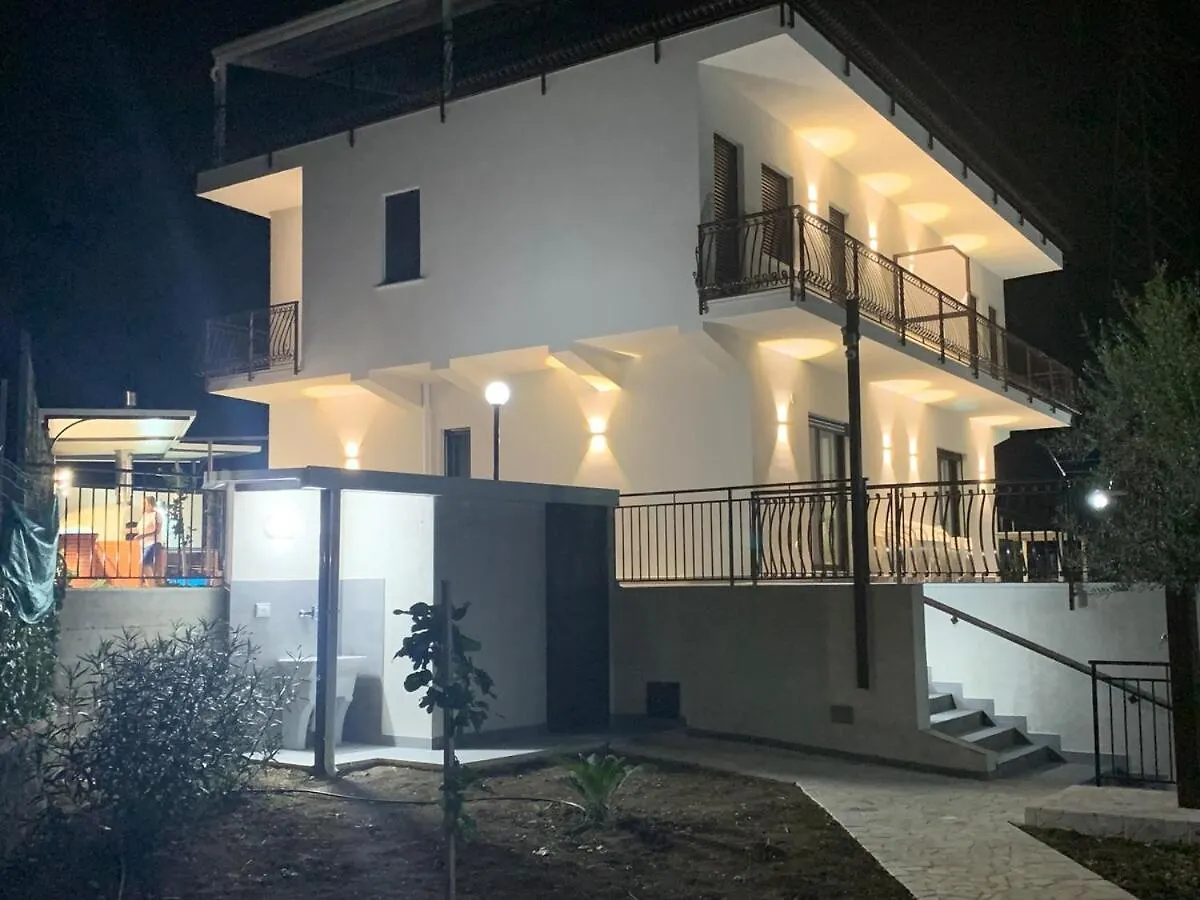 Апартаменты Trabia Casa Bianca B Mandra Capreria